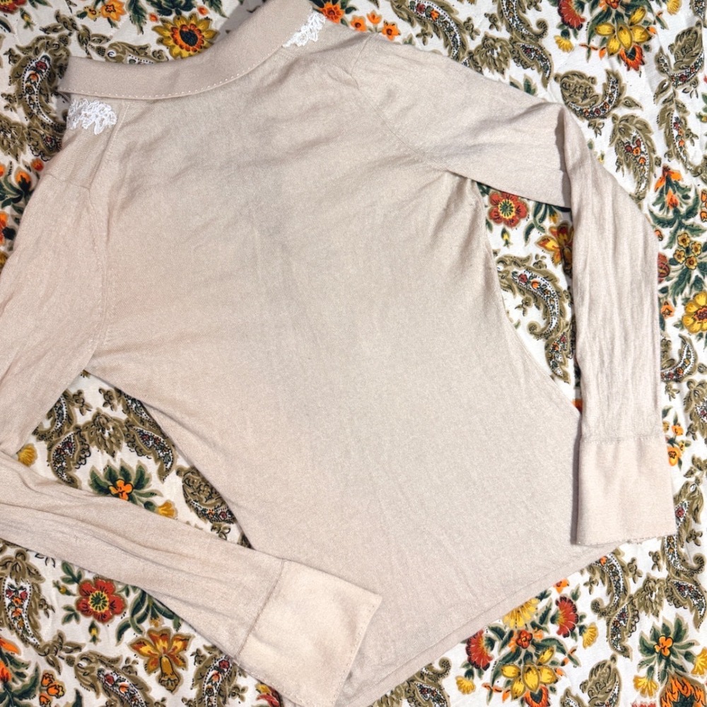 Gorgeous SOFT Elie Tahari Cashmere Silk Lace Trim Polo Sweater Beige Tan M - Picture 7 of 7